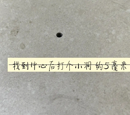 陈巴尔虎瓷砖空鼓维修公司专业解答在瓷砖铺贴过程中，如果砂料搅拌不均匀，将会带来以下问题